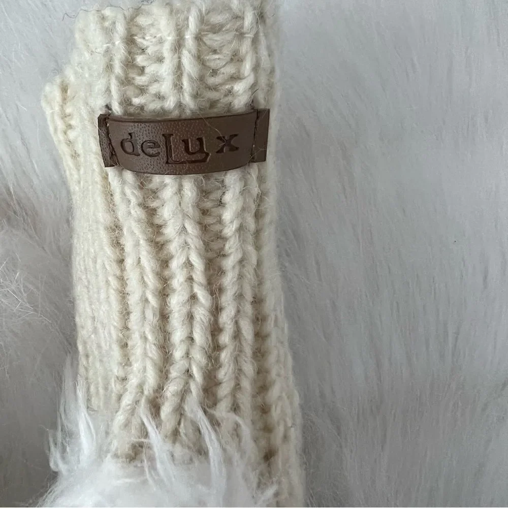 COPY - Delux Knitwit Abominable Snowman Mittens